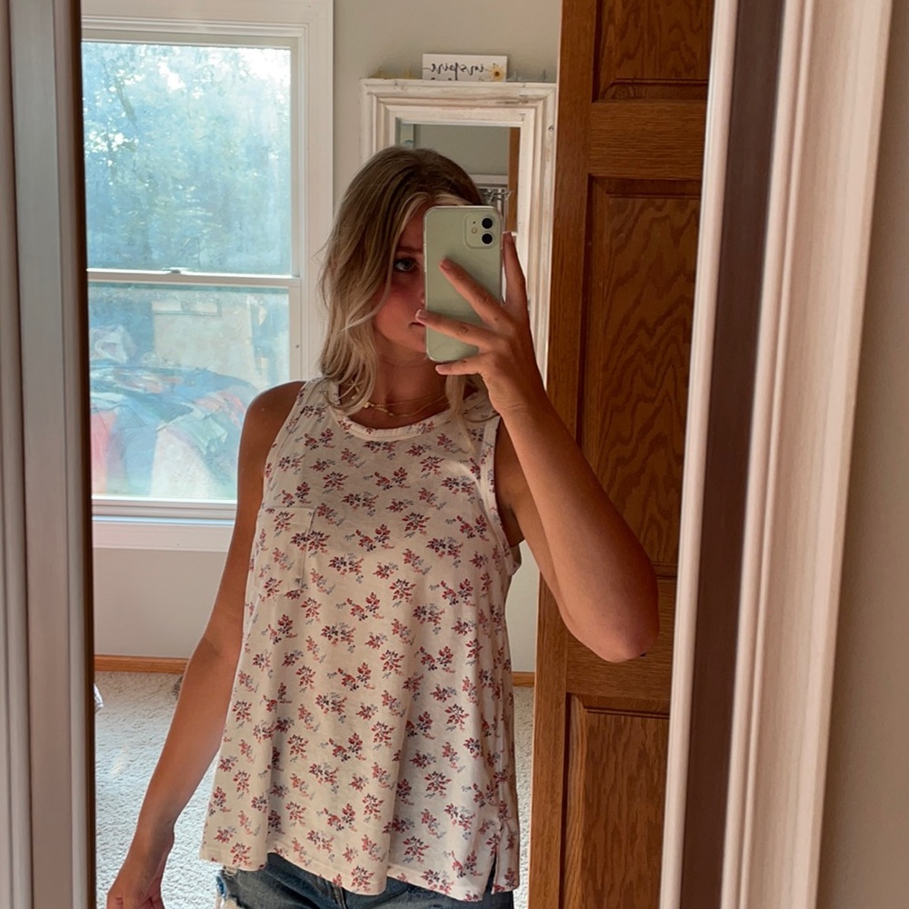 AE flowy floral tank